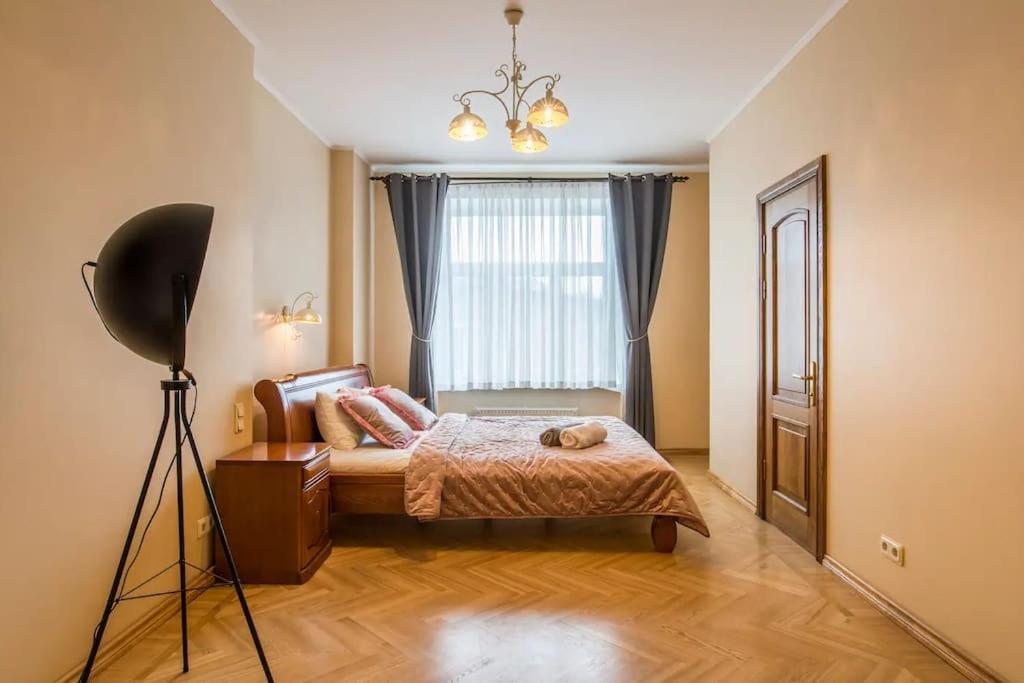 Sunny Flat In Art Nouveau Area * Riga