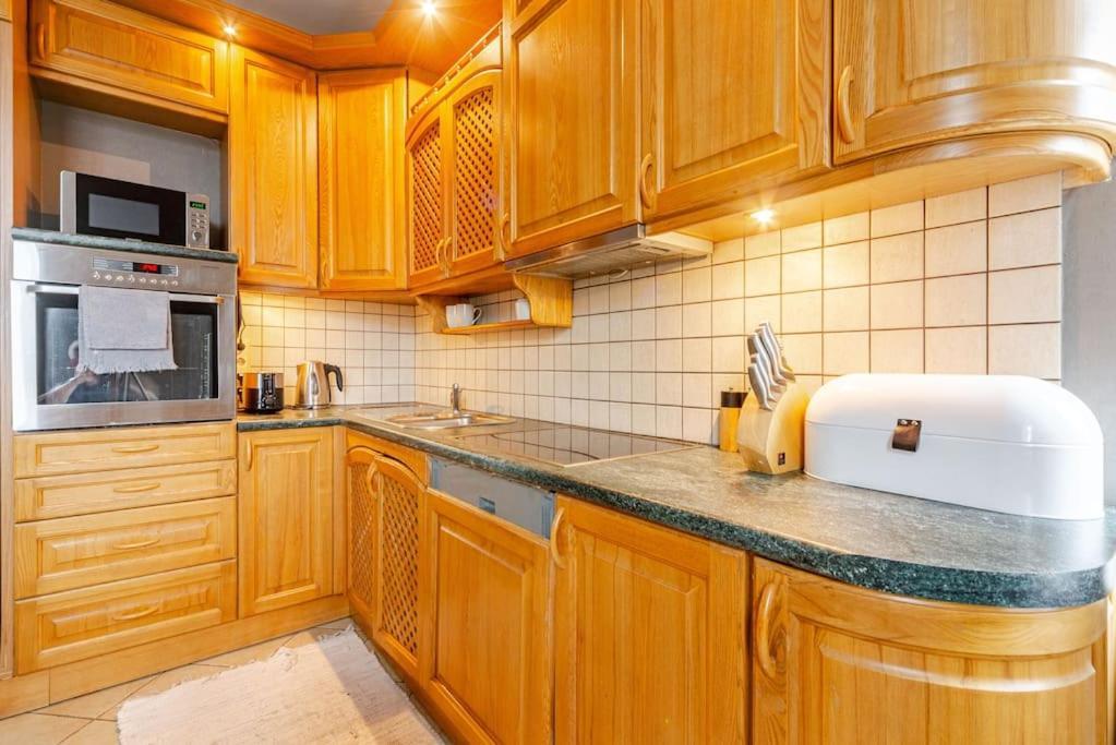Sunny Flat In Art Nouveau Area